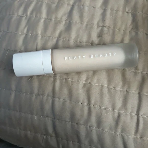 Fenty Beauty Pro Filt’r Soft Matte Longwear Foundation shade 110 NEW - Picture 5 of 7